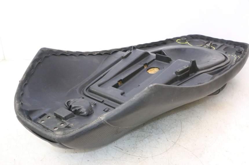 photo de SITZ GILERA GP 800 (2007 - 2013) - Detaillierte Sichtprüfung