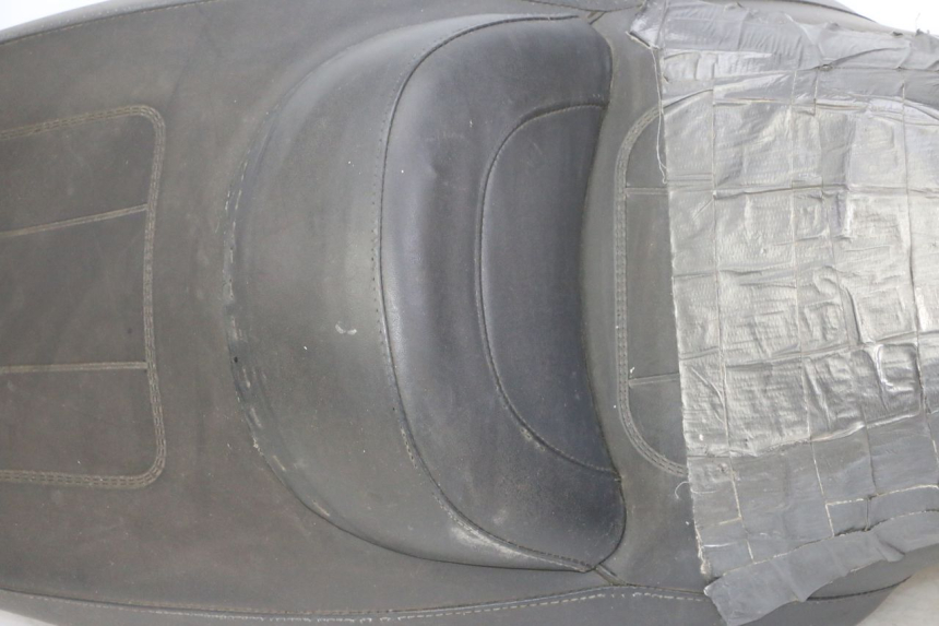 photo de SITZ KYMCO GRAND DINK 125 (2008 - 2014) - Fokus auf die Struktur