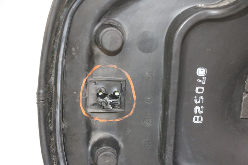 photo de SITZ KYMCO GRAND DINK 125 (2008 - 2014) - Oberflächenzustand und Material