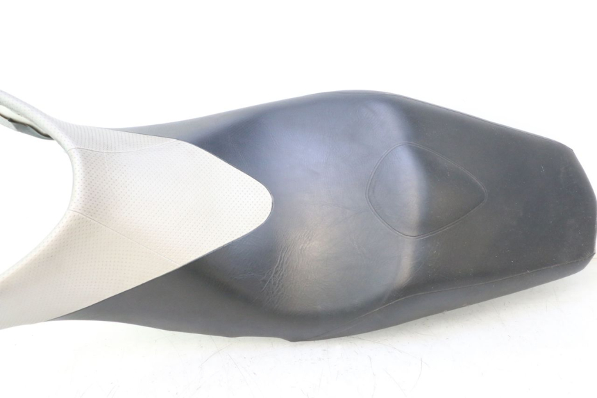 photo de SITZ SUZUKI GSR 600 (2005 - 2012) - Fokus auf die Struktur