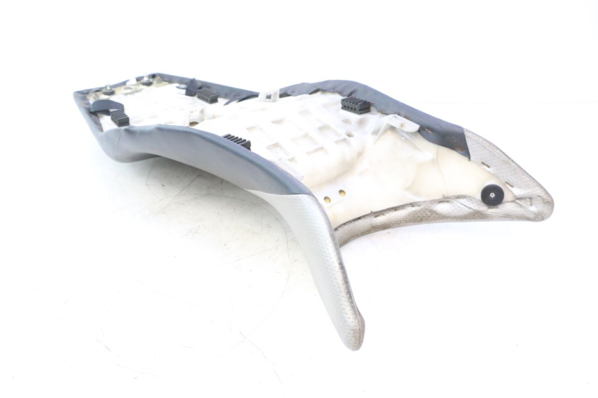 photo de SITZ SUZUKI GSR 600 (2005 - 2012) - Details der Befestigungspunkte