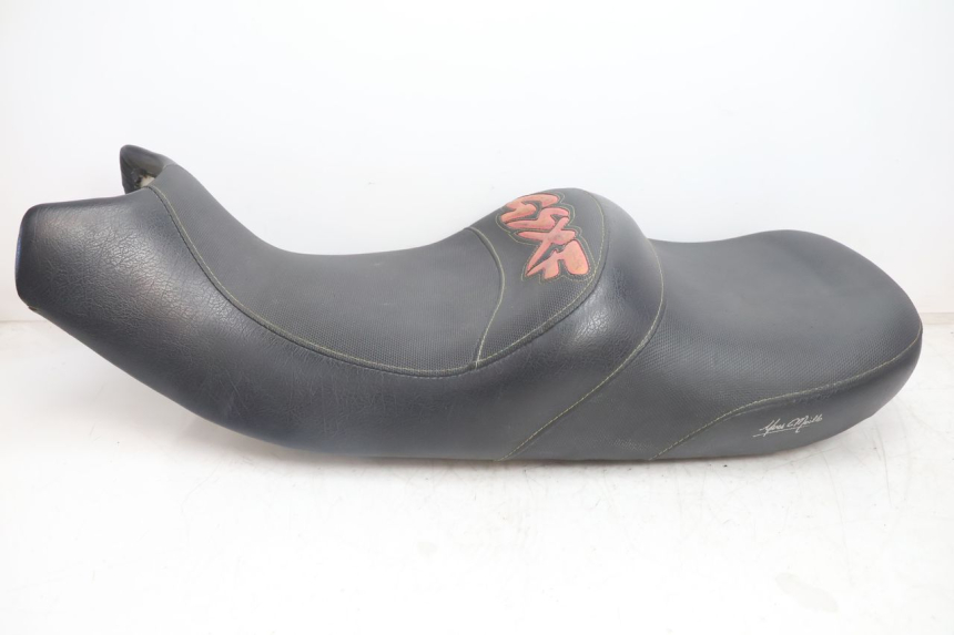 photo de SITZ SUZUKI GSX F GSXF 750 (1988 - 1998) - Technische Nahaufnahme