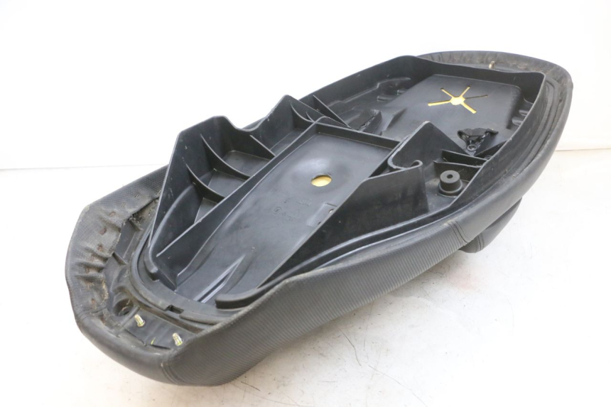 photo de SITZ SYM GTS EVO 125 (2009 - 2013) - Oberflächenzustand und Material