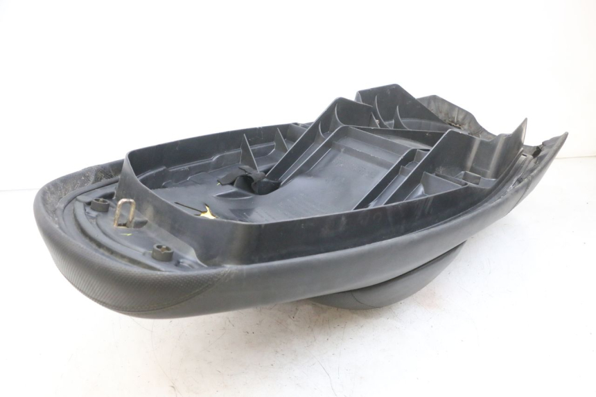 photo de SITZ SYM GTS EVO 125 (2009 - 2013) - Kennzeichnungen und Originalreferenzen