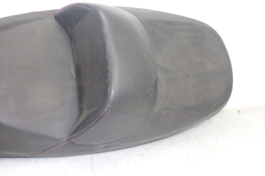 photo de SITZ SYM GTS EVO 125 (2009 - 2013) - Zoom auf Gebrauchszustand