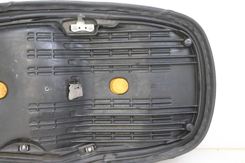 photo de SELLE HONDA FES S-WING SWING ABS 125 (2007 - 2015) - Detaillierte Sichtprüfung