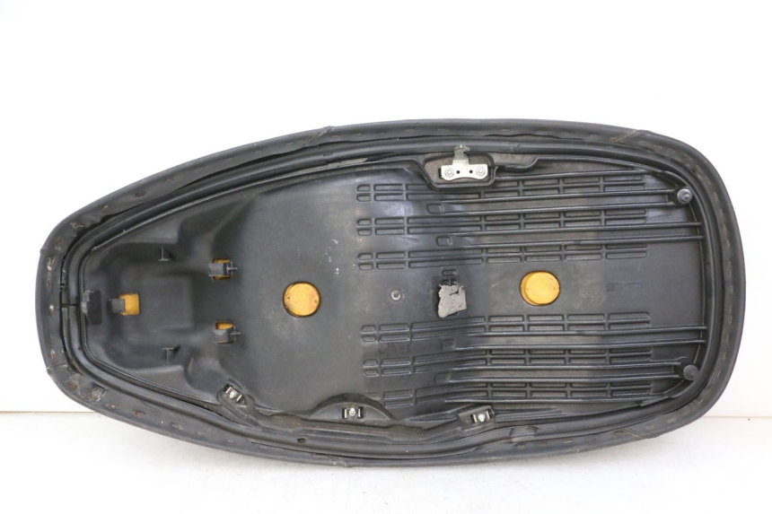 photo de SELLE HONDA FES S-WING SWING ABS 125 (2007 - 2015) - Fokus auf die Struktur