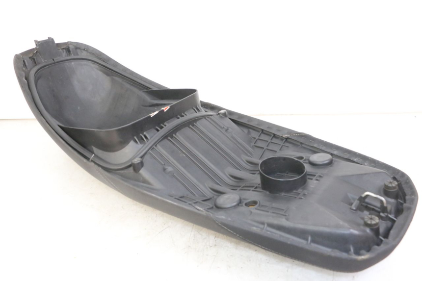 photo de SITZ HONDA SH i 300 (2015 - 2020) - Oberflächenzustand und Material