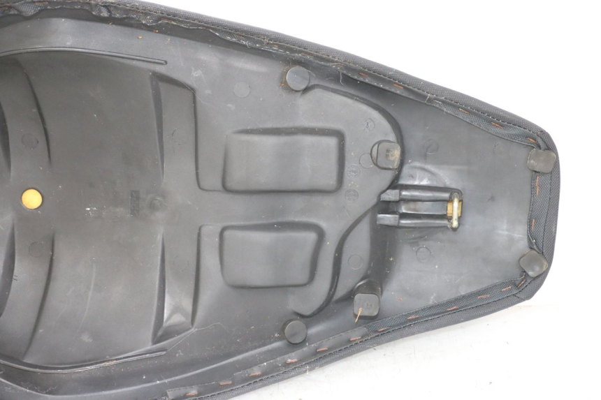 photo de SITZBANK KEEWAY HURRICANE 50 (2006 - 2019) - Oberflächenzustand und Material