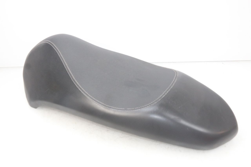 photo de SELLE PEUGEOT KISBEE 2T 50 (2010 - 2017) - Technische Nahaufnahme