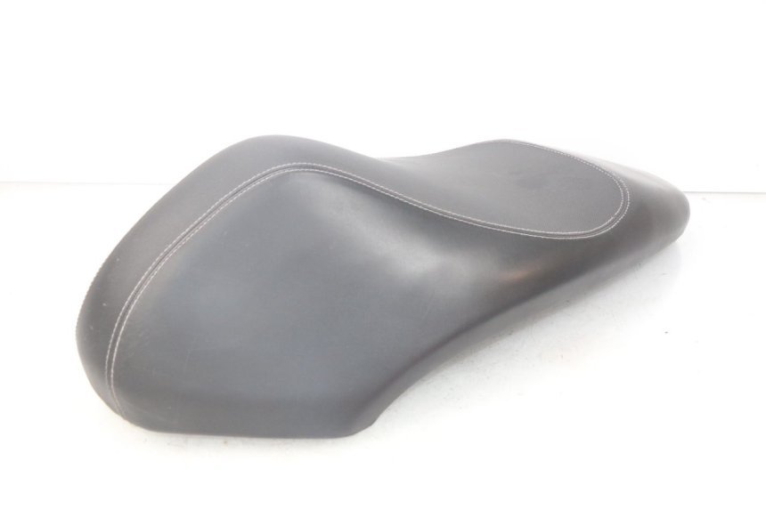 photo de SELLE PEUGEOT KISBEE 2T 50 (2010 - 2017) - Oberflächenzustand und Material