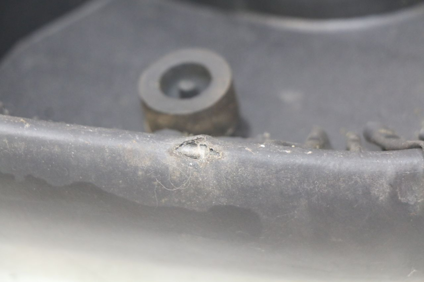 photo de SELLE PEUGEOT KISBEE 2T 50 (2010 - 2017) - Hochauflösende Nahaufnahme