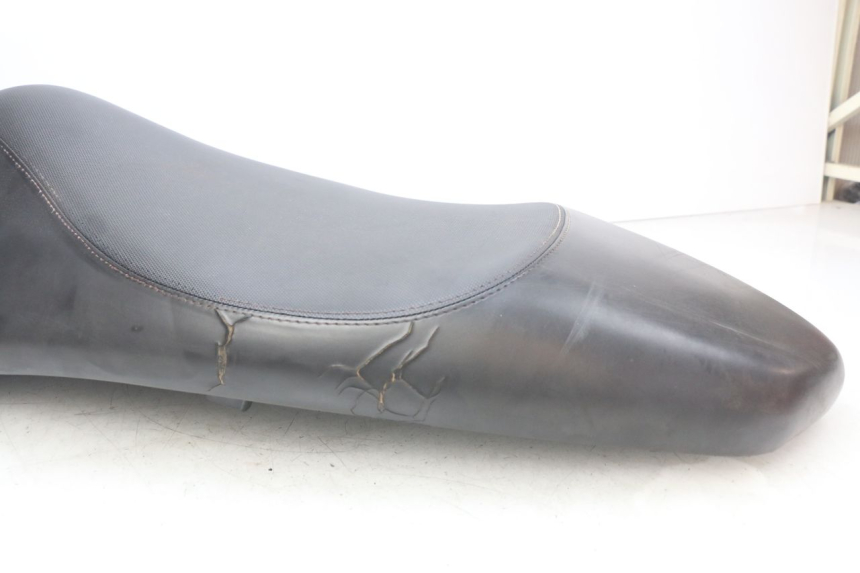 photo de SELLE PEUGEOT KISBEE 2T 50 (2010 - 2017) - Technische Nahaufnahme