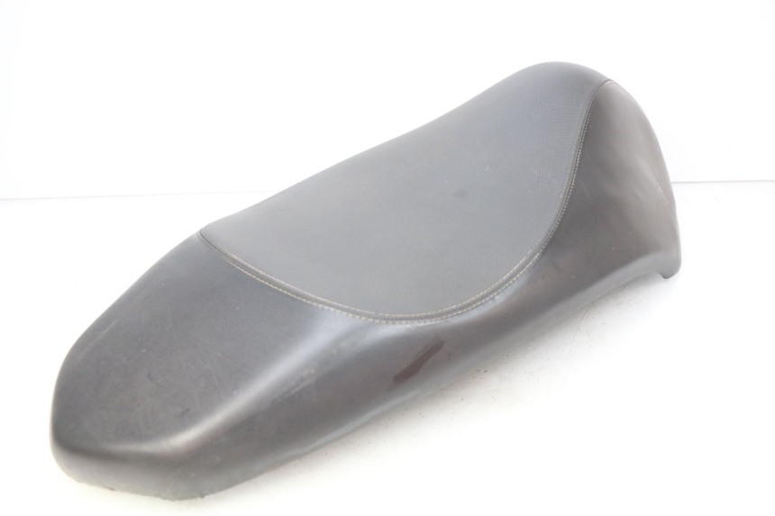 photo de SELLE PEUGEOT KISBEE 2T 50 (2010 - 2017) - Oberflächenzustand und Material