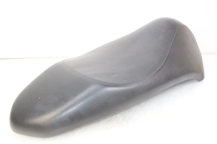 photo de SELLE PEUGEOT KISBEE 2T 50 (2010 - 2017) - Oberflächenzustand und Material