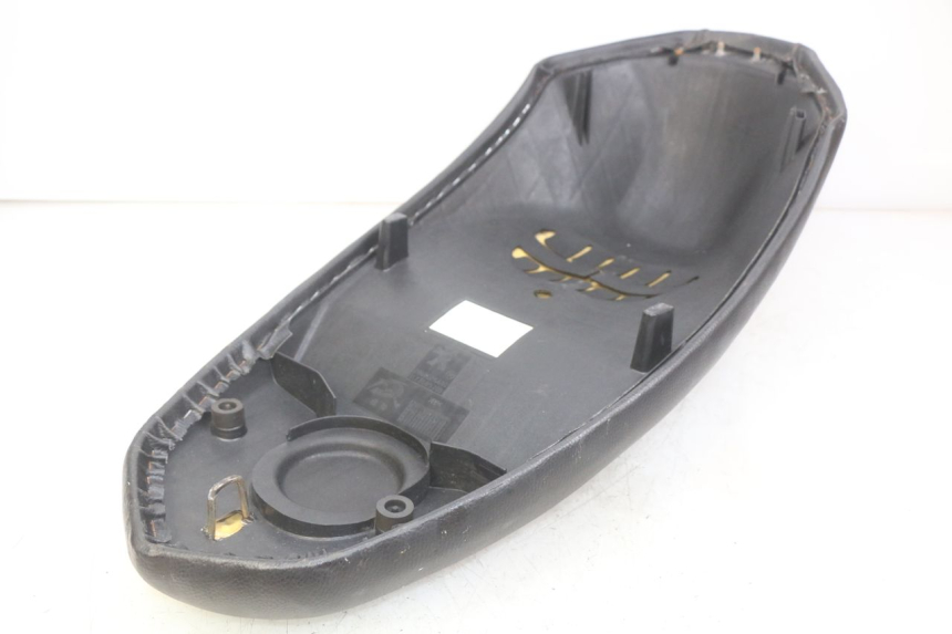 photo de SELLE PEUGEOT KISBEE 2T 50 (2010 - 2017) - Geprüftes Gebrauchtteil