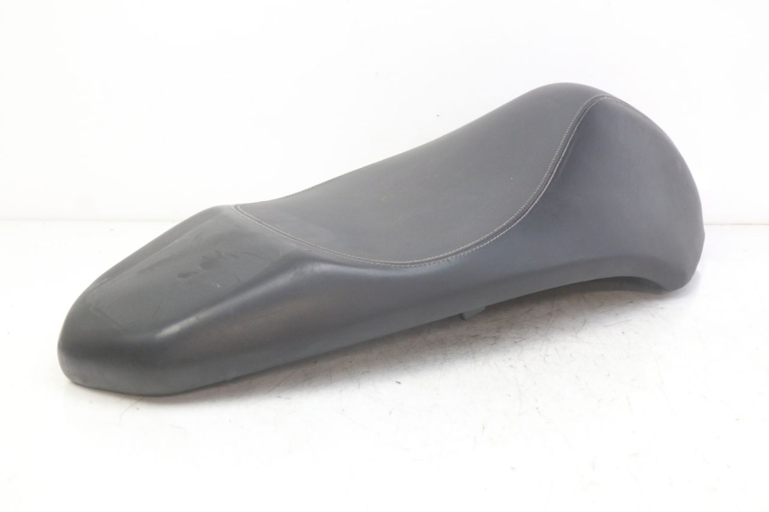 photo de SELLE PEUGEOT KISBEE 2T 50 (2010 - 2017) - Zoom auf Gebrauchszustand