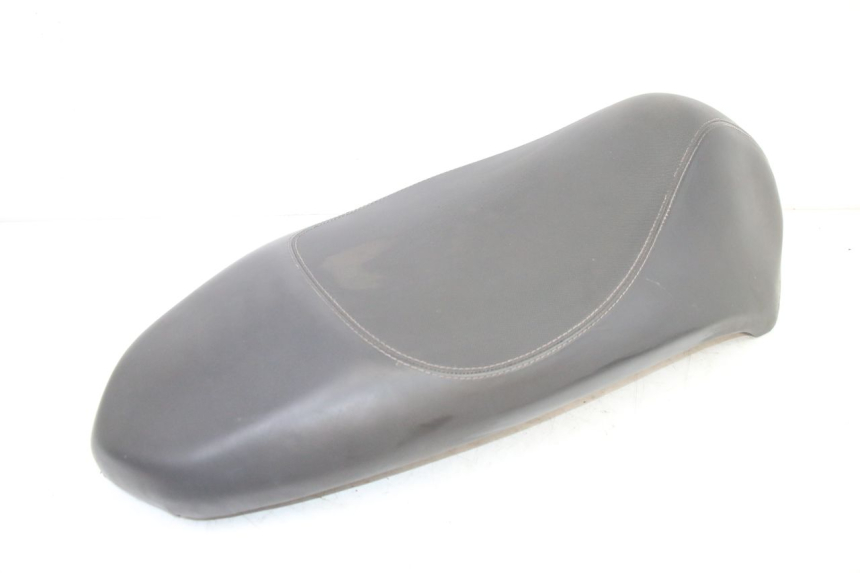 photo de SELLE PEUGEOT KISBEE 2T 50 (2010 - 2017) - Technische Nahaufnahme