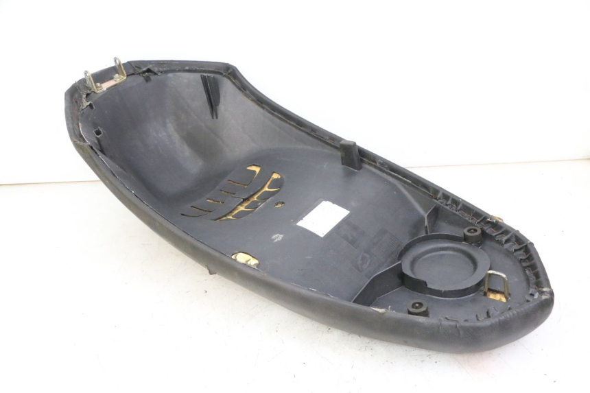 photo de SELLE PEUGEOT KISBEE 2T 50 (2010 - 2017) - Detailansicht des Bauteils