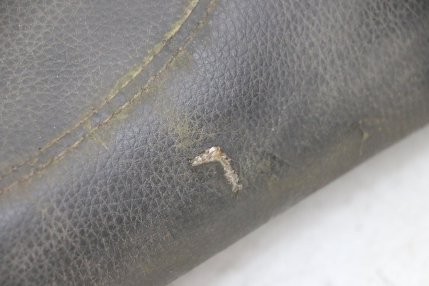 photo de SELLE PEUGEOT KISBEE 2T 50 (2010 - 2017) - Detaillierte Sichtprüfung