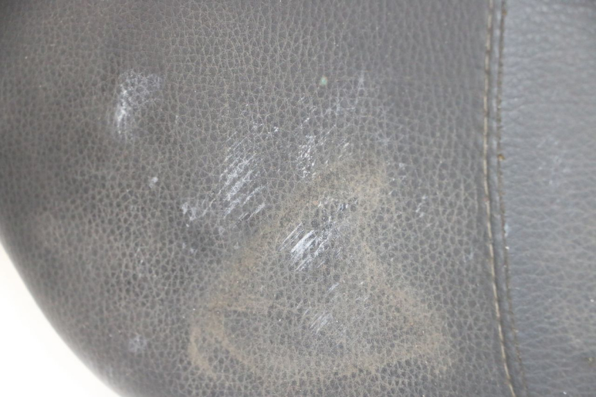 photo de SELLE PEUGEOT KISBEE 2T 50 (2010 - 2017) - Fokus auf die Struktur