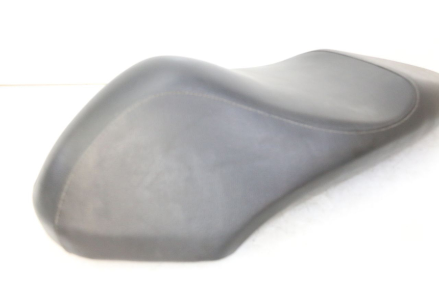 photo de SELLE PEUGEOT KISBEE 2T 50 (2010 - 2017) - Detailansicht des Bauteils