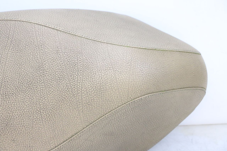 photo de SELLE PEUGEOT KISBEE 2T 50 (2010 - 2017) - Profilansicht des Ersatzteils