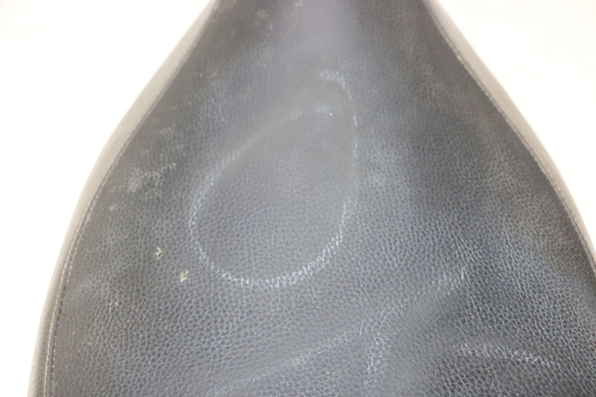 photo de SELLE PEUGEOT KISBEE 2T 50 (2010 - 2017) - Zoom auf Gebrauchszustand