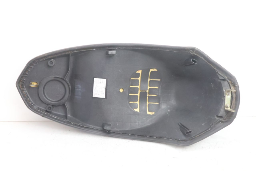 photo de SELLE PEUGEOT KISBEE 2T 50 (2010 - 2017) - Weitere Ansicht des Artikels