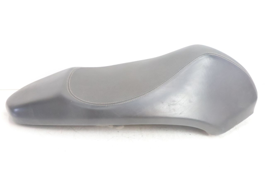 photo de SELLE PEUGEOT KISBEE 2T 50 (2010 - 2017) - Zoom auf Gebrauchszustand
