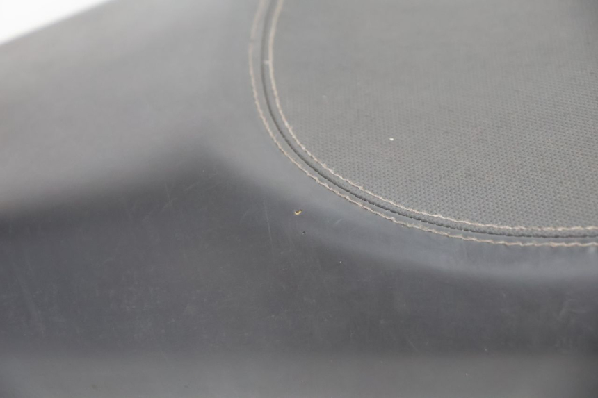 photo de SELLE PEUGEOT KISBEE 2T 50 (2010 - 2017) - Technische Nahaufnahme