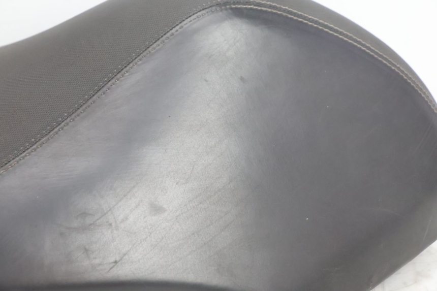 photo de SELLE PEUGEOT KISBEE 2T 50 (2010 - 2017) - Gesamtansicht des Produkts