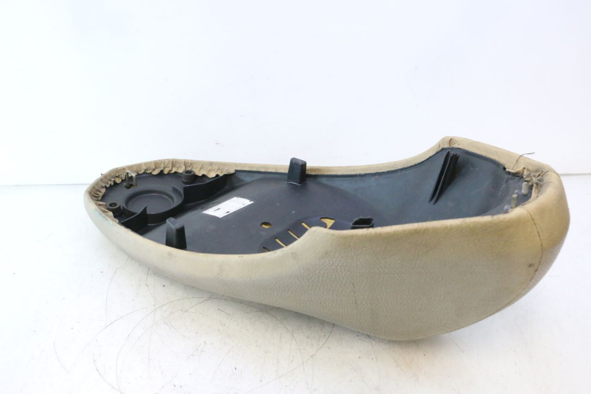 photo de SELLE PEUGEOT KISBEE 2T 50 (2010 - 2017) - Weitere Ansicht des Artikels