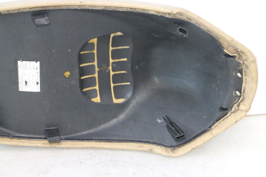 photo de SELLE PEUGEOT KISBEE 2T 50 (2010 - 2017) - Alternative Perspektive