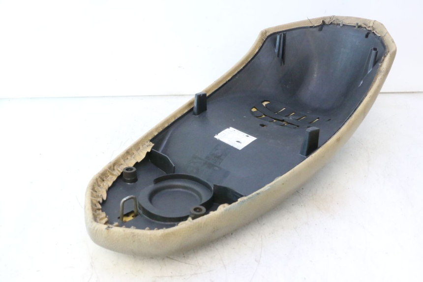 photo de SELLE PEUGEOT KISBEE 2T 50 (2010 - 2017) - Technische Nahaufnahme