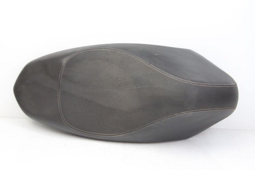 photo de SELLE PEUGEOT KISBEE 4T 50 (2018 - 2022) - Detailansicht des Bauteils