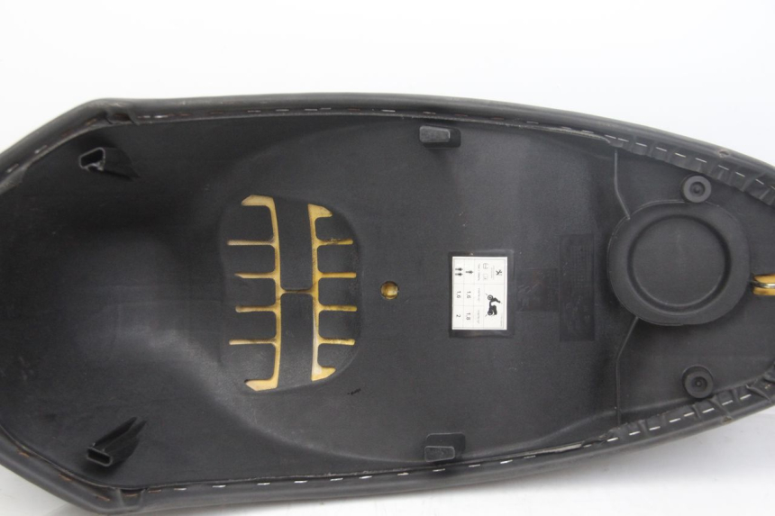 photo de SELLE PEUGEOT KISBEE 4T 50 (2018 - 2022) - Weitere Ansicht des Artikels