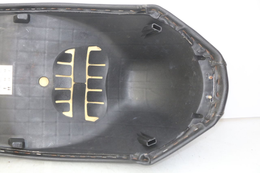 photo de SELLE PEUGEOT KISBEE 4T 50 (2018 - 2022) - Weitere Ansicht des Artikels