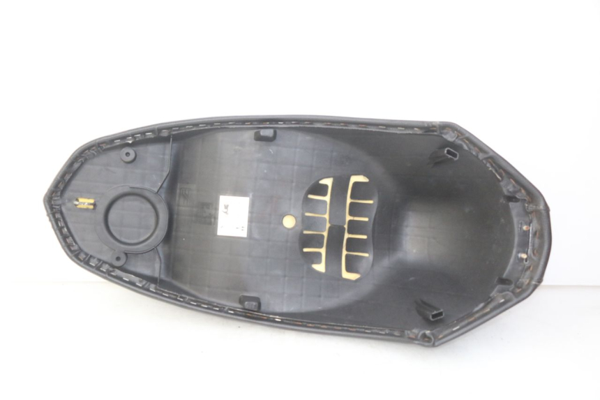 photo de SELLE PEUGEOT KISBEE 4T 50 (2018 - 2022) - Zoom auf Komponenten