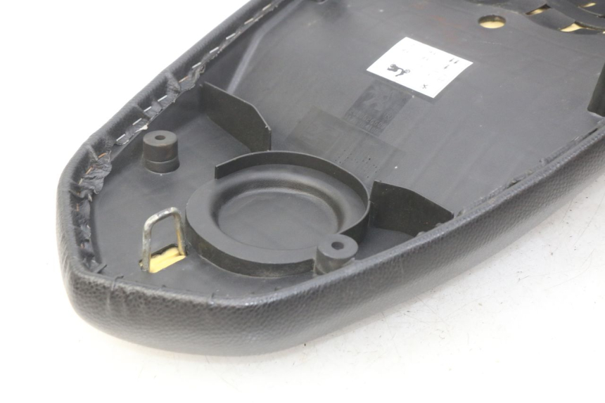 photo de SELLE PEUGEOT KISBEE 4T 50 (2018 - 2022) - Kennzeichnungen und Originalreferenzen