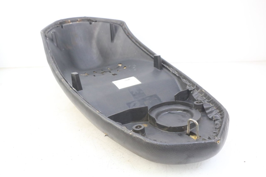 photo de SELLE PEUGEOT KISBEE 4T 50 (2010 - 2017) - Gesamtansicht des Produkts