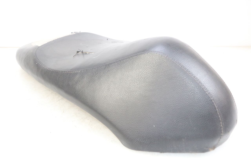 photo de SELLE PEUGEOT KISBEE 4T 50 (2010 - 2017) - Detailansicht des Bauteils