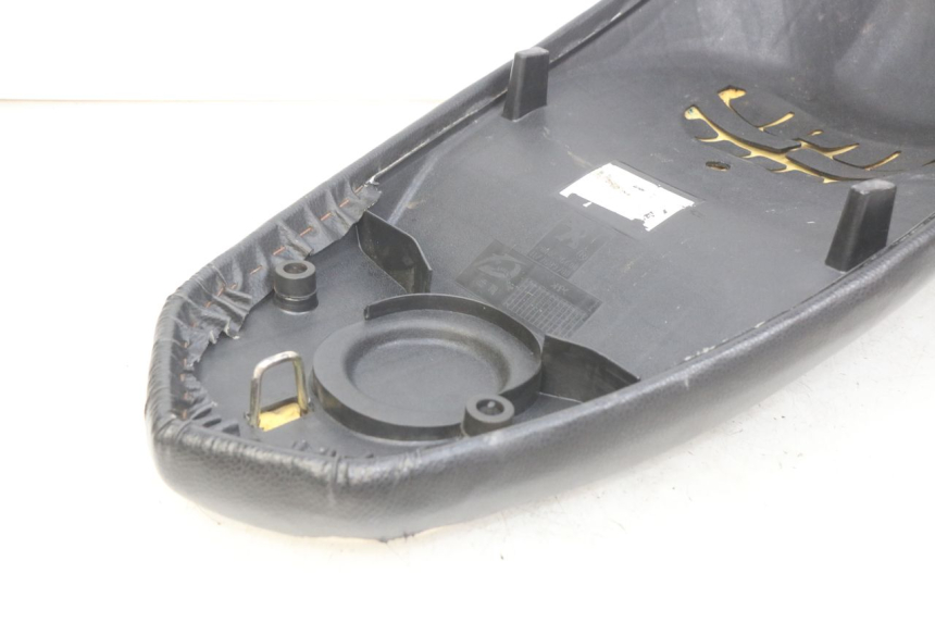 photo de SELLE PEUGEOT KISBEE 4T 50 (2010 - 2017) - Weitere Ansicht des Artikels