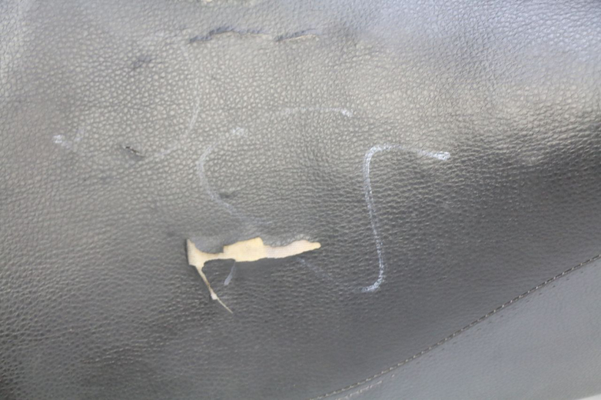 photo de SELLE PEUGEOT KISBEE 4T 50 (2010 - 2017) - Fokus auf die Struktur