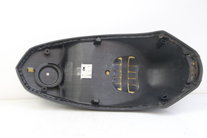 photo de SELLE PEUGEOT KISBEE 4T 50 (2018 - 2022) - Alternative Perspektive