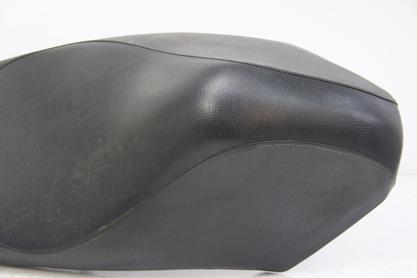 photo de SELLE PEUGEOT KISBEE 4T 50 (2018 - 2022) - Details der Befestigungspunkte