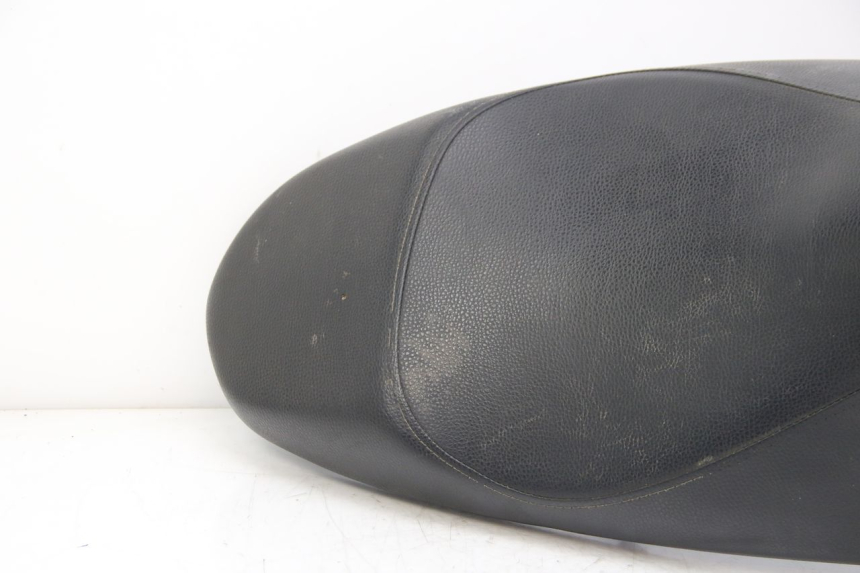 photo de SELLE PEUGEOT KISBEE 4T 50 (2018 - 2022) - Oberflächenzustand und Material