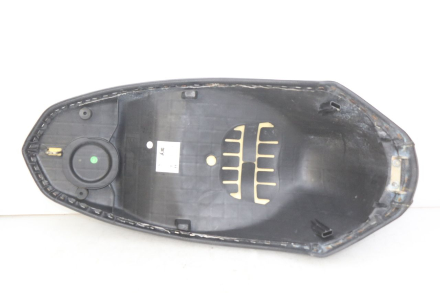 photo de SELLE PEUGEOT KISBEE 4T 50 (2018 - 2022) - Weitere Ansicht des Artikels