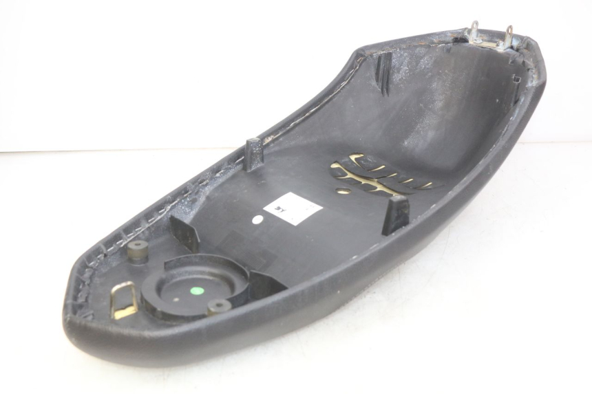 photo de SELLE PEUGEOT KISBEE 4T 50 (2018 - 2022) - Oberflächenzustand und Material