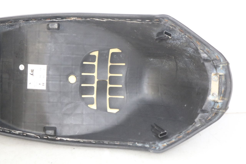 photo de SELLE PEUGEOT KISBEE 4T 50 (2018 - 2022) - Geprüftes Gebrauchtteil